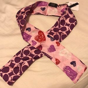 🌻 COACH Skinny scarf